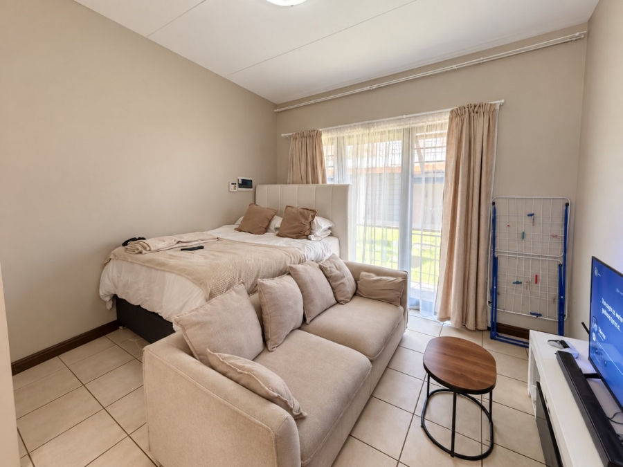 1 Bedroom Property for Sale in Vredenhof Sh Free State